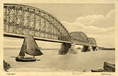 170138 Gezicht op de spoorbrug over de Waal te Nijmegen.